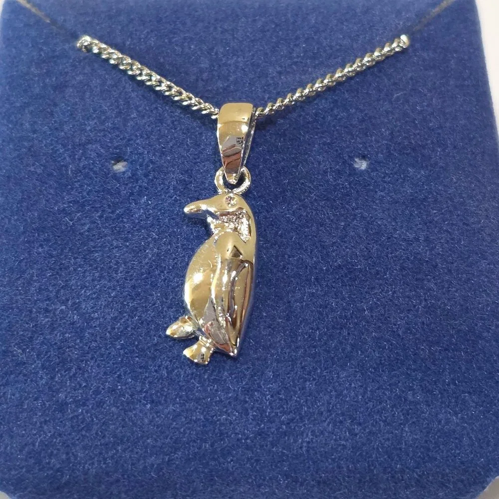 Vintage NIB Silver Penguin Pendant Silver Chain Necklace signed EDCO
